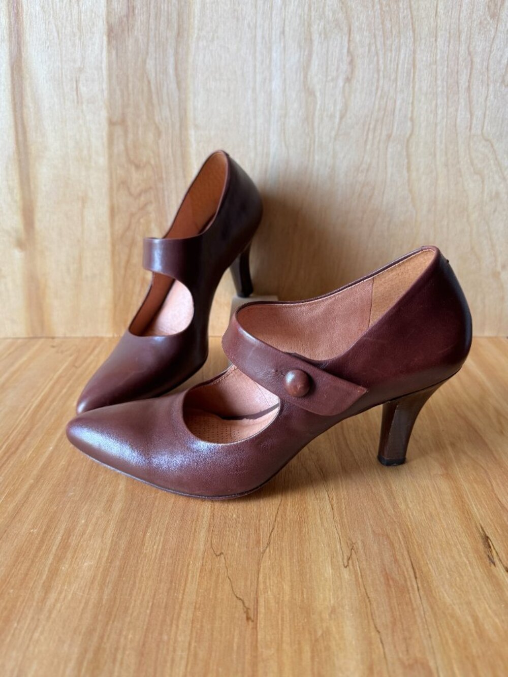 Chocolate Brown Leather Corso Como Heels - Picture 16 of 16